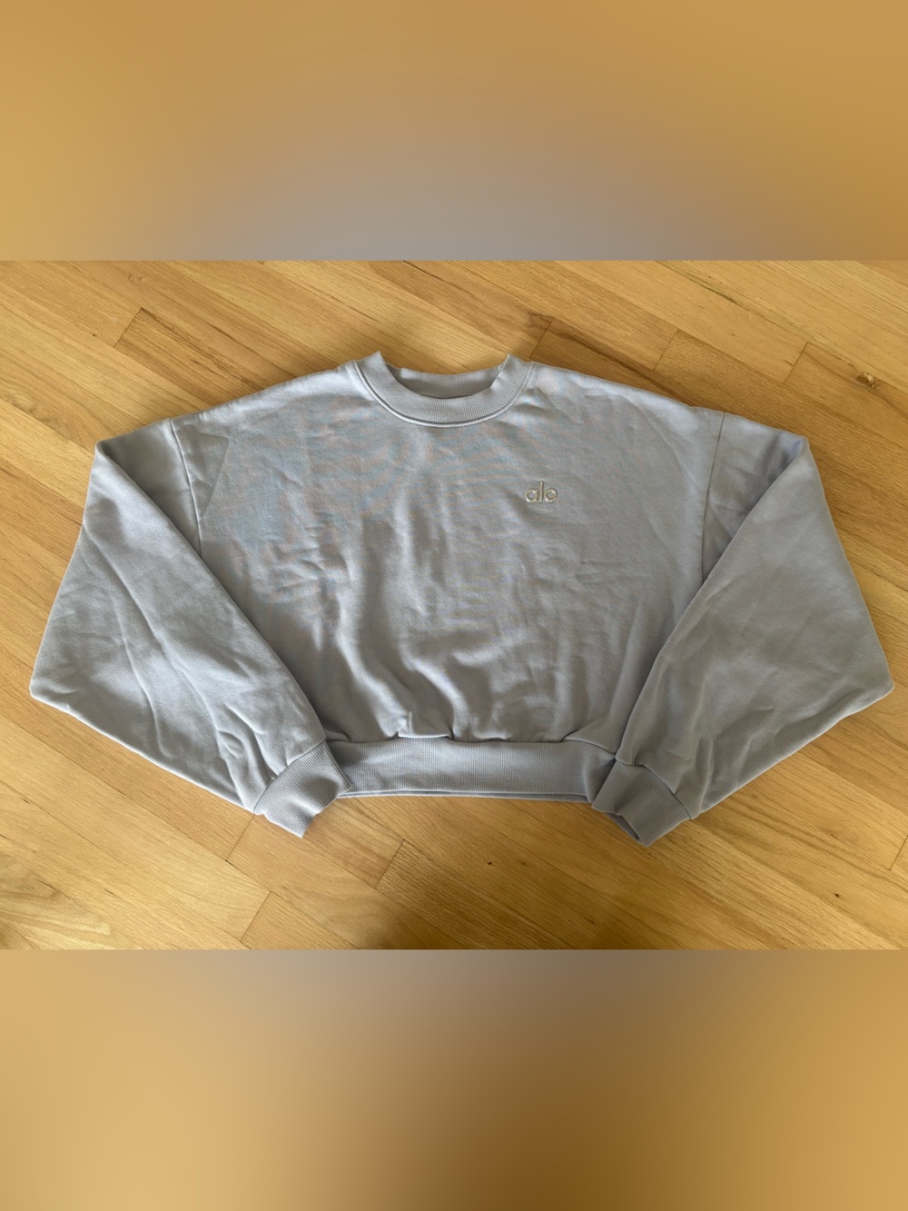 Alo Yoga Cropped Accolade Crewneck
